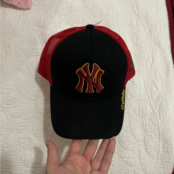 Harry Potter Gryffindor New York Yankees Hat - Picture 3 of 7